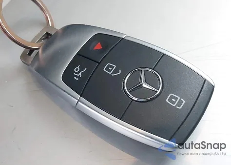 2019 Mercedes-Benz C 300 из США, поврежденный, VIN 55SWF8DB6KU303726